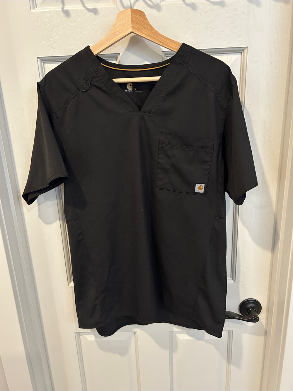 Carhartt Unisex  Black V-Neck Pocket Short Sleeve Scrubs Shirt